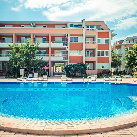 Sunny Апартамент *