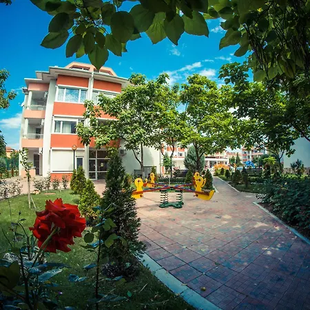 Sunny Апартамент