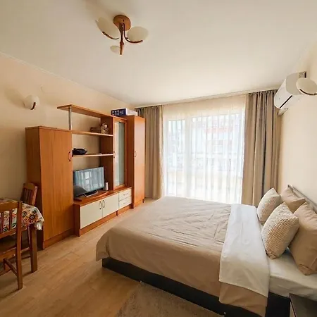 Sunny Apartment *